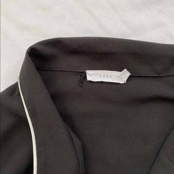 3 for $20 โจ Lush chiffon boxy tie top - Picture 5 of 7